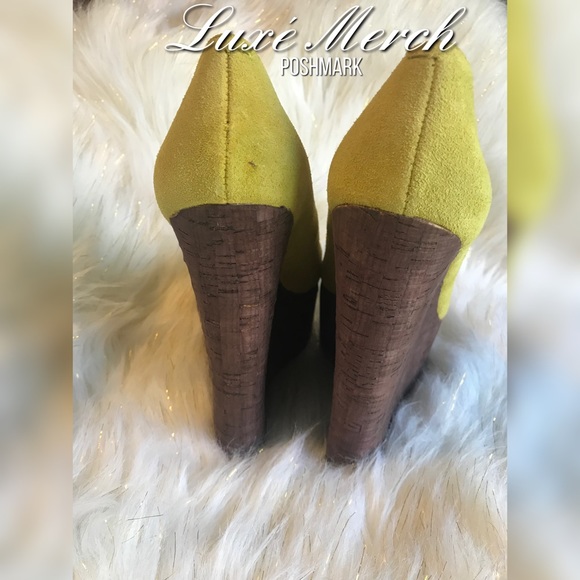 🆕🦋Shoemint ~Citron Suede Cortney Peep-Toe Wedge - Picture 3 of 6